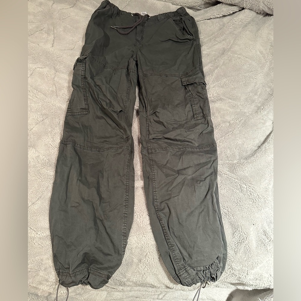 Garage Cargos - Picture 2 of 4